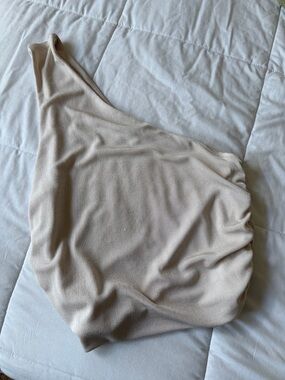 Minimal One-Shoulder Women's Top